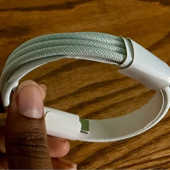 Apple Noise counseling earphones￼/Earbuds